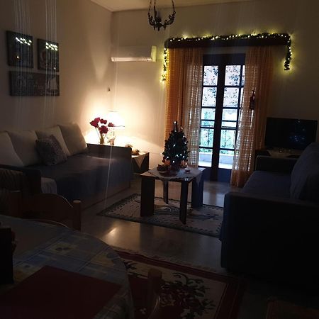 Myrto'S Apartment No15 ลูตรา โอรายาส เอเลนิส ภายนอก รูปภาพ