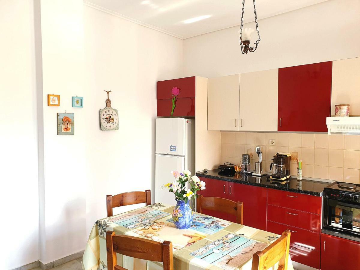 Myrto'S Apartment No15 ลูตรา โอรายาส เอเลนิส ภายนอก รูปภาพ