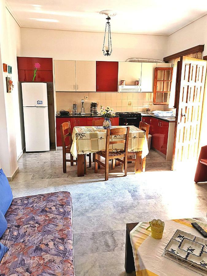 Myrto'S Apartment No15 ลูตรา โอรายาส เอเลนิส ภายนอก รูปภาพ