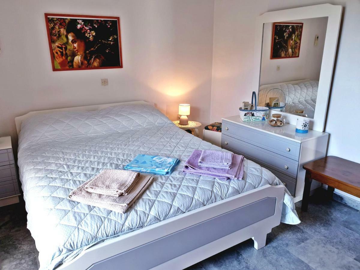 Myrto'S Apartment No15 ลูตรา โอรายาส เอเลนิส ภายนอก รูปภาพ
