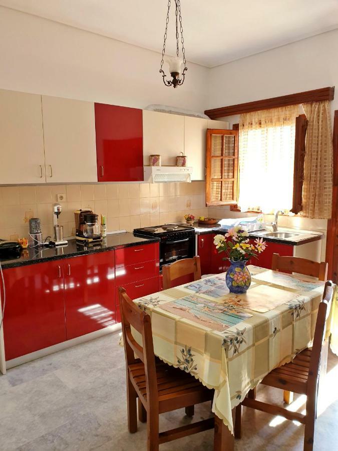 Myrto'S Apartment No15 ลูตรา โอรายาส เอเลนิส ภายนอก รูปภาพ